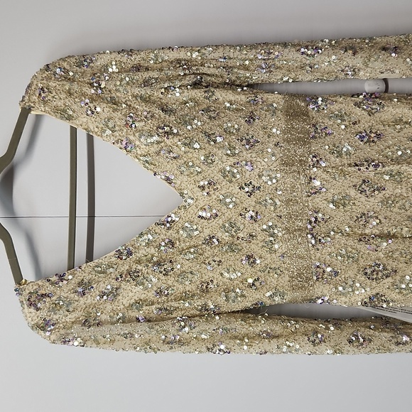 Mac Duggal Geometric Embellished Evening Gown - Picture 6 of 15